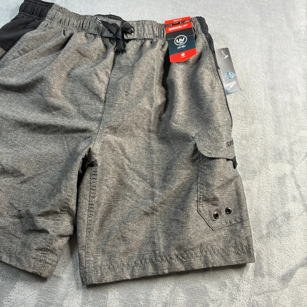 Speedo Men Swim Trunks Gray Black Size L UV Protection Cargo Pocket Board Shorts